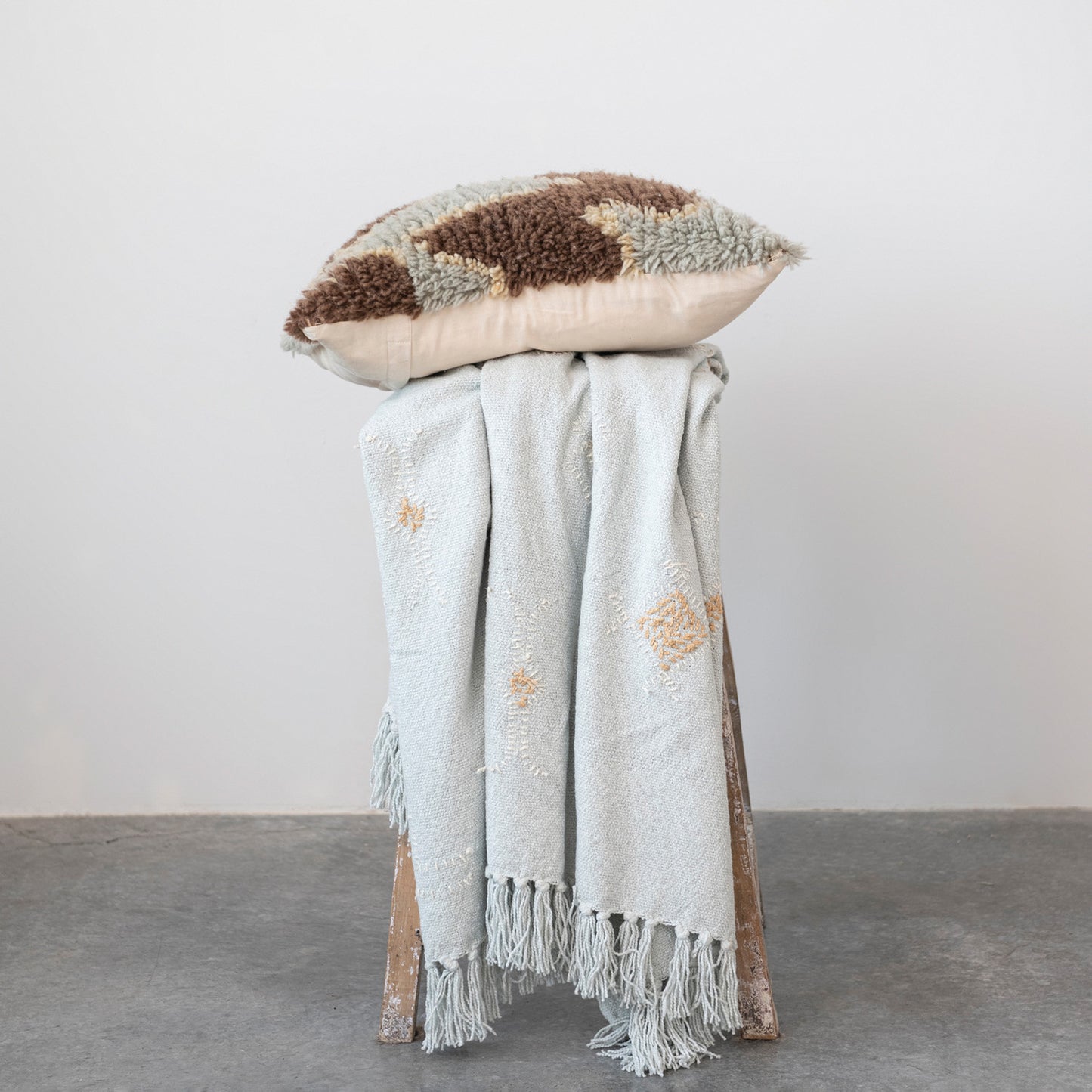 coastal-decor-pillow-tuffted-seaside-southern-western