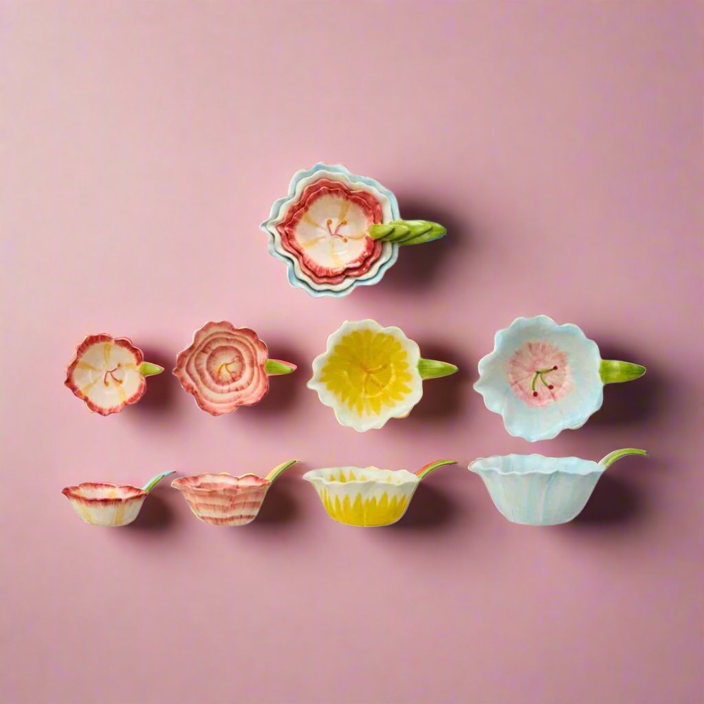 Setofflower-shapedprepbowls_idealformeasuring_mixing_orserving_addingawhimsicalandfloraltouchtokitchentasks.