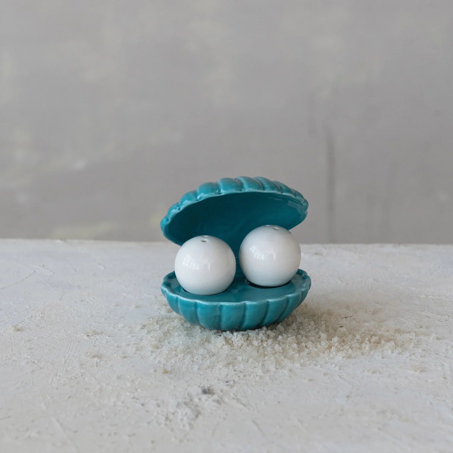 salt-pepper-shaker-seashell-coastal-living-serveware-pearls